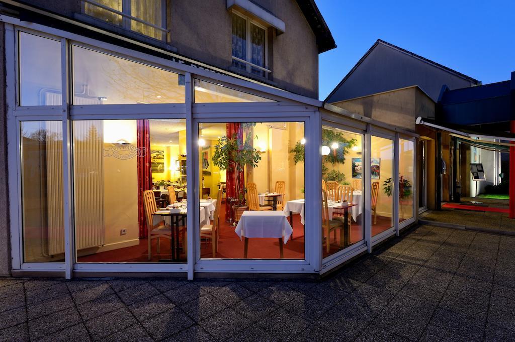Logis Hotel Restaurant Du Lion D'Argent Et Des Tanneries La Châtre Exteriér fotografie